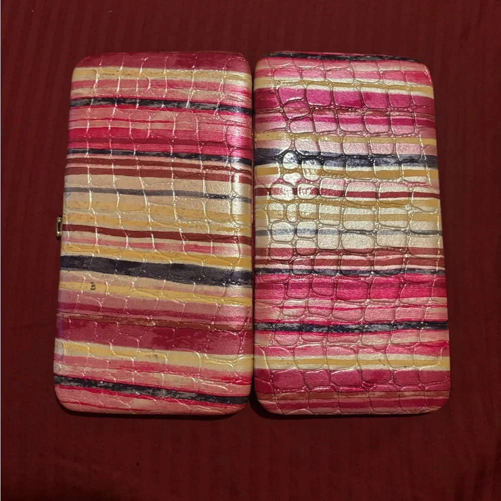 Striped Crocodile Pattern Wallet - Picture 2 of 3